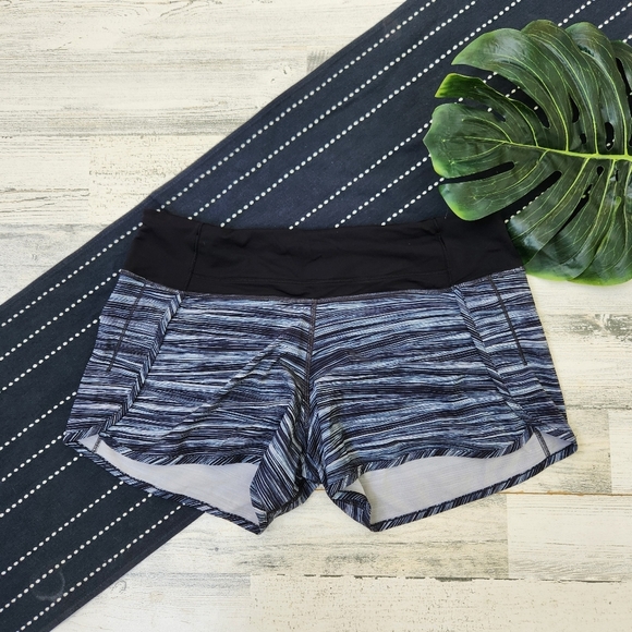 Lululemon Run Times Short 4 Way Stretch 4" Size 8 - Picture 1 of 7
